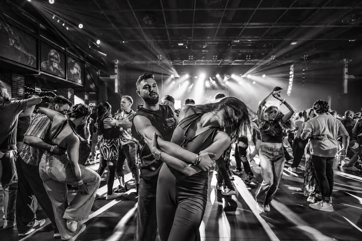 Bachata na parkiecie podczas wydarzenia